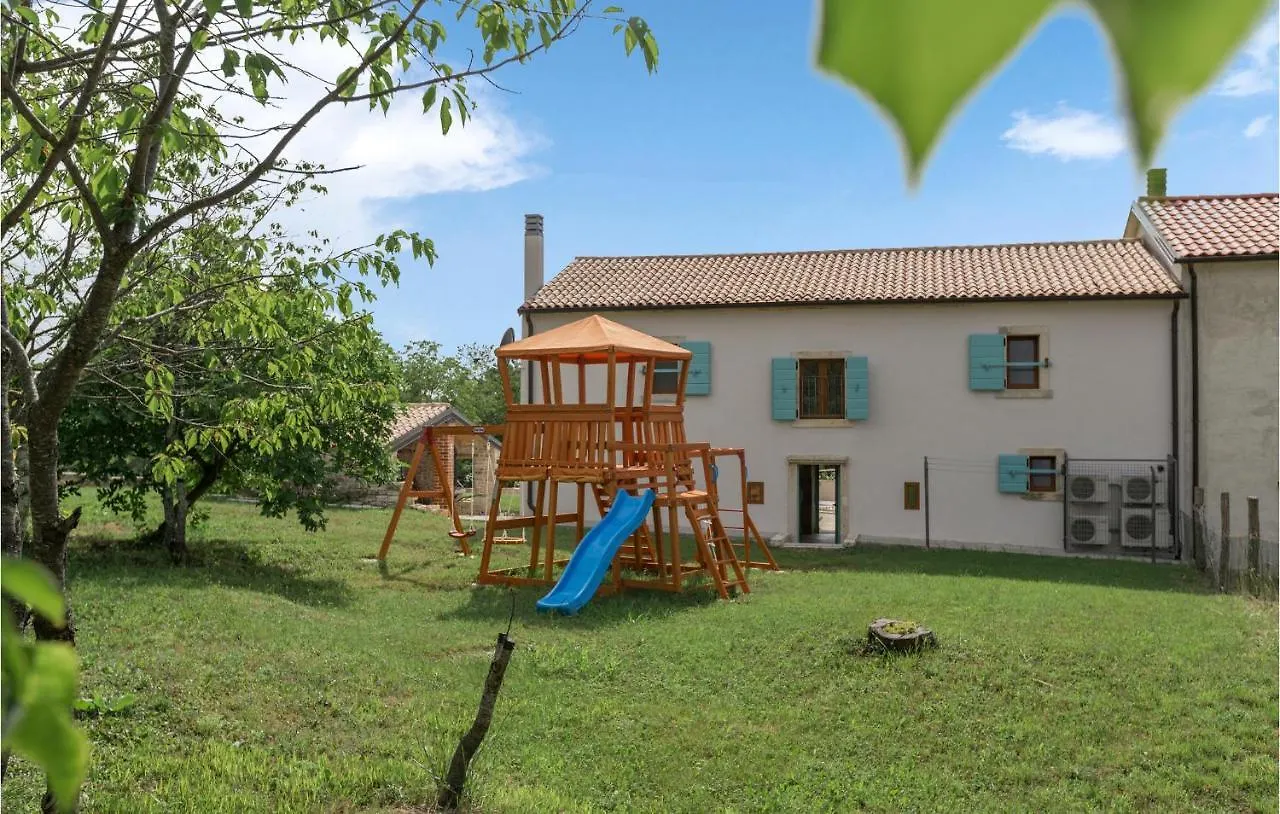 Stunning Home In Buje With Wifi