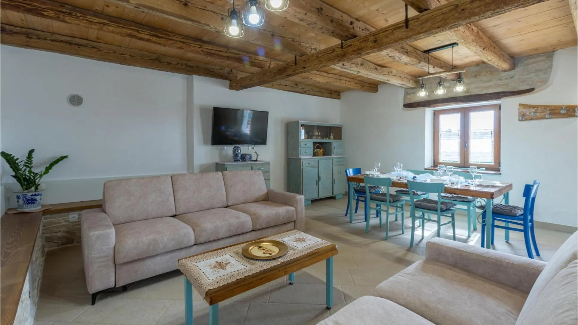 Stunning Home In Buje With Wifi